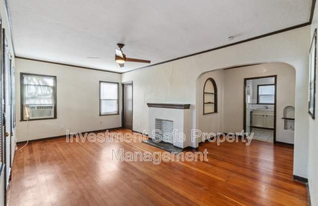 3787 1/2 Park Blvd photos photos
