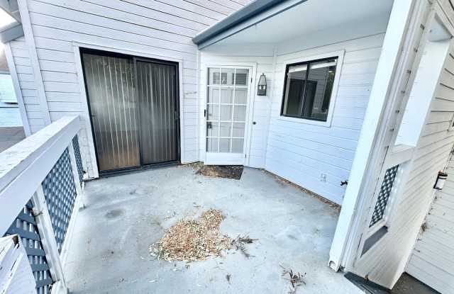 Charming Upper-Level 1-Bedroom with Loft in the Heart of Irvine Gallery 3