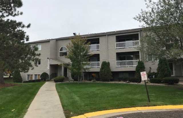 1215 Ferndale Street North - 1215 Ferndale Street North, Maplewood, MN 55119