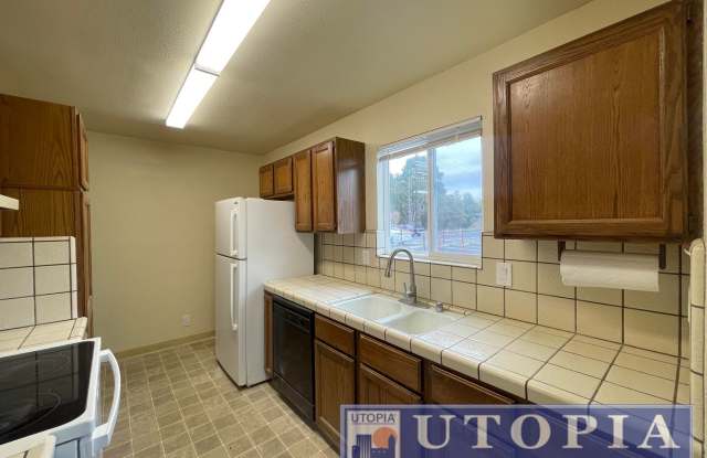 Capitola Gem: 2Bd/1Ba Ground Floor Apartment in Well Maintained Community Gallery 3