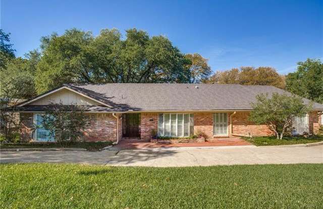 4112 Hildring Drive W - 4112 Hildring Dr W, Fort Worth, TX 76109