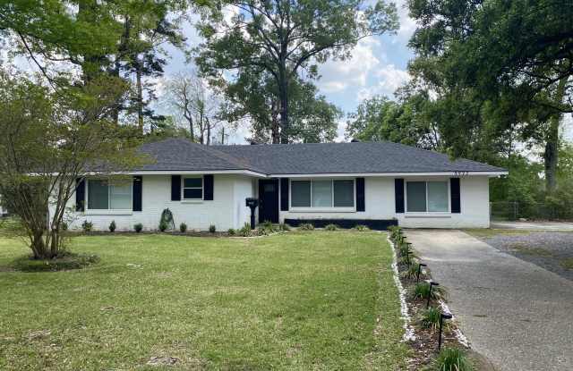 9922 N Parkview Drive Gallery 1