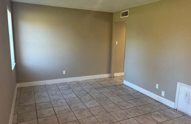 Coming Soon!! 4 Bedroom and 1 Bathroom House Gallery 4