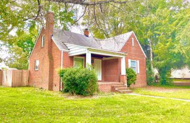 3 Bed 1 Bath House with Huge Yard! photos photos 3 Bed 1 Bath House with Huge Yard! photos photos