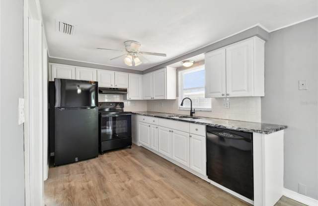7721 ARBORDALE Drive Gallery 2