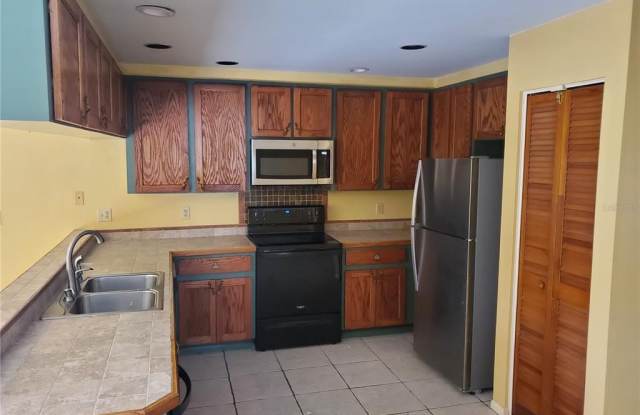 2303 ASHLEY COURT Gallery 4
