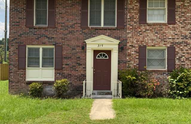 Oak Grove area in Lexington 2bedroom 1.5 bathroom townhome - 315 Oak Drive, Oak Grove, SC 29073 Oak Grove area in Lexington 2bedroom 1.5 bathroom townhome - 315 Oak Drive, Oak Grove, SC 29073