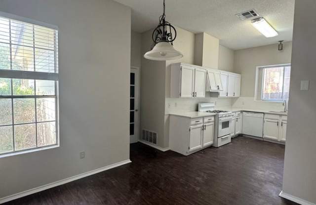 Updated 3 bed 2 bath Home in Wells Branch! photos photos