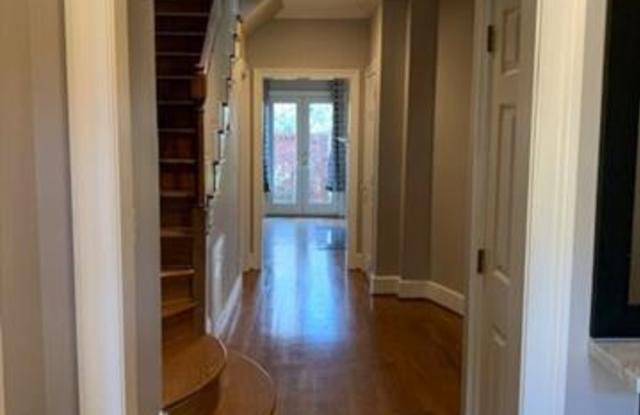 4411 Columbine Court Gallery 3