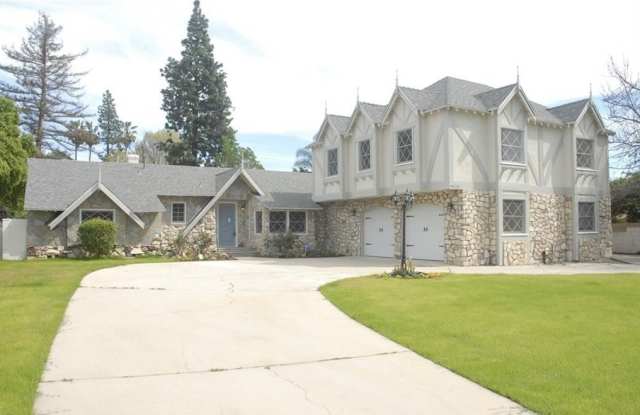 9320 Encino Avenue - 9320 Encino Avenue, Los Angeles, CA 91325