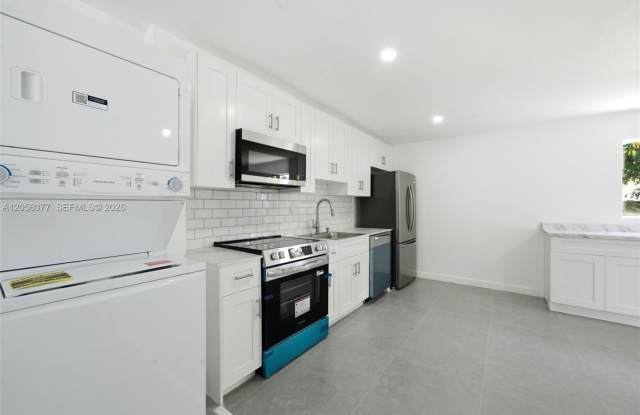 2415 Garfield Street 0, Hollywood, FL 33020 - 3407 Gallery 1