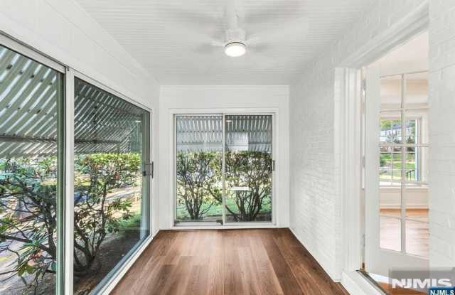 16 Hillcrest Road Gallery 4