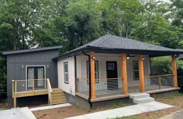 Room in 3 Bedroom Home at Welch St SW photos photos