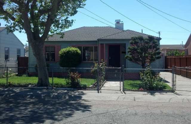 2+ Bedroom 1 Bath House in Oakland -- Coming Soon !!! photos photos
