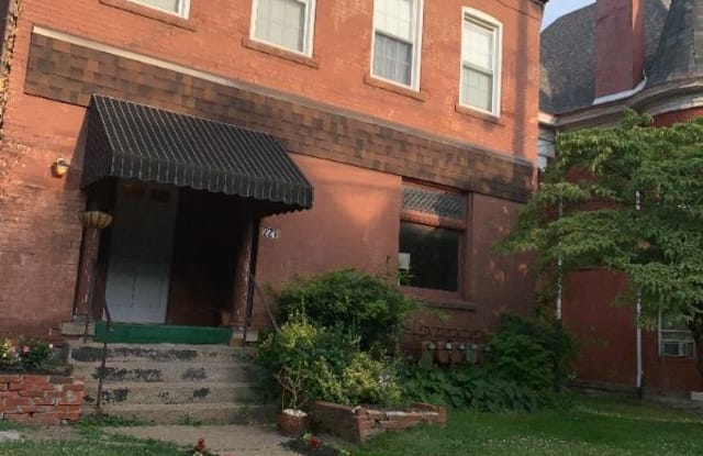 221 Stratford Ave - 221 Stratford Avenue, Pittsburgh, PA 15206