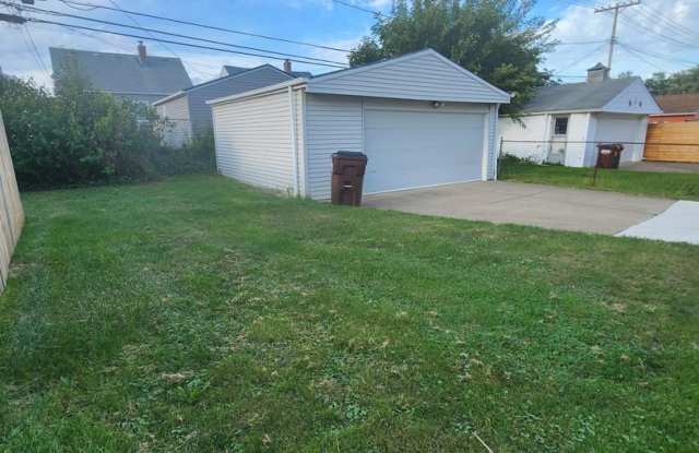 Charming 3-Bedroom Single-Family Home at 5618 Sunderland Dr | Detached 2-Car Garage & Central A/C Gallery 3