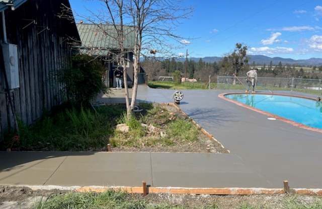 PRIVATE COUNTRY RETREAT WITH A POOL & ACREAGE A 4-H & FFA DREAM Gallery 3