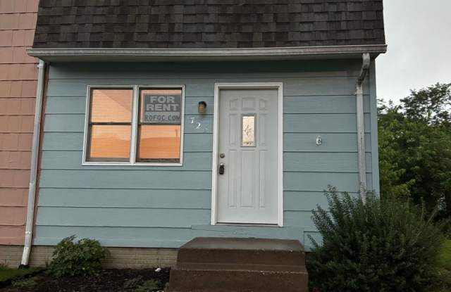 725 W. 61st Street - 2 Bedroom 1.5 Bath plus utilities photos photos