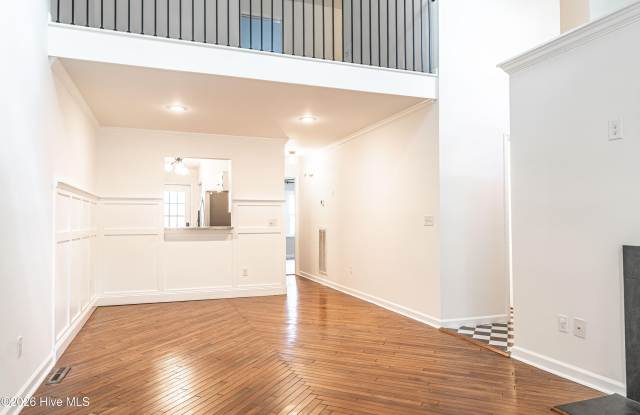 185 S Ashe Street Gallery 4