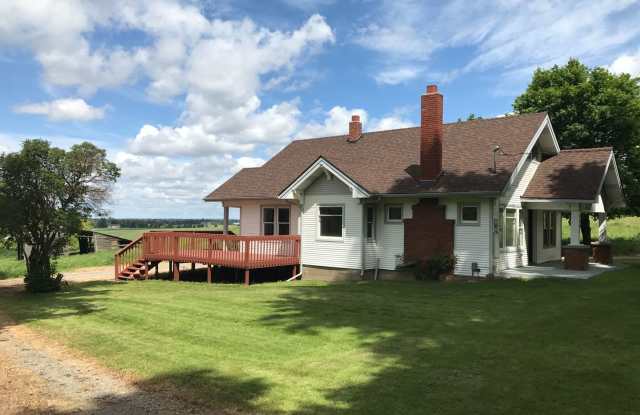 Charming 3 bed South Spokane Farm House photos photos