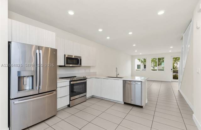 6416 NW 102nd Ct photos photos 6416 NW 102nd Ct photos photos