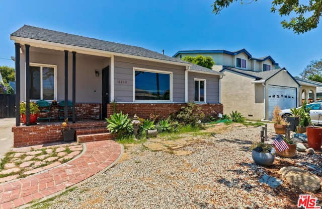 11213 Segrell Way - 11213 Segrell Way, Culver City, CA 90230