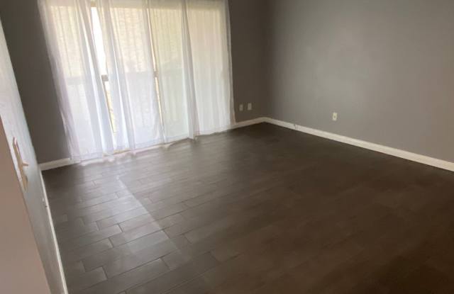 2BD / 1BA Apartment with AC and parking in Mission Valley! photos photos
