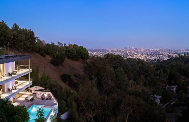 7080 Mulholland Dr Gallery 3