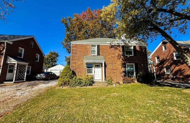 2319 Broad Boulevard - 2319 Broad Boulevard, Cuyahoga Falls, OH 44223