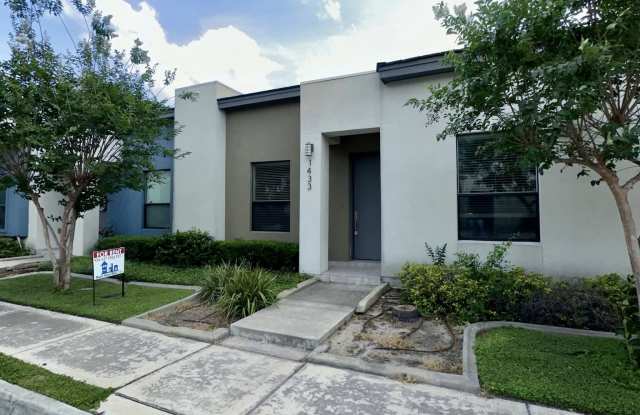 1433 Ozark Ave photos photos