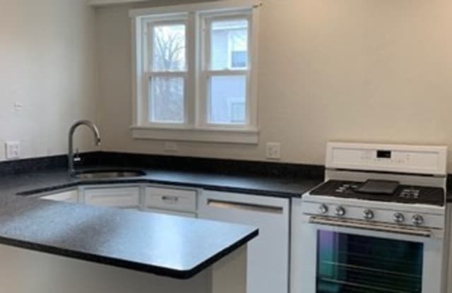 9 Maple Avenue - 9 Maple Avenue, Foxborough, MA 02035