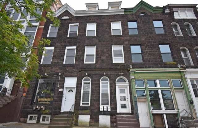 139 E NORTH Avenue unit: 3 photos photos