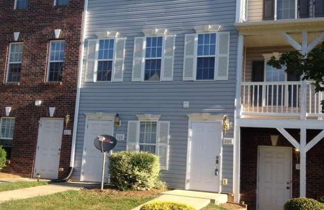 Charming 2 Bed/ 2.5 Bath Townhome in Mooresville - 2nd/3rd Story Unit - Fresh Paint - Quartz Countertops photos photos