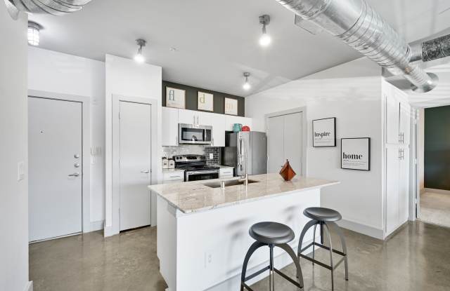 5225 Maple Avenue photos photos