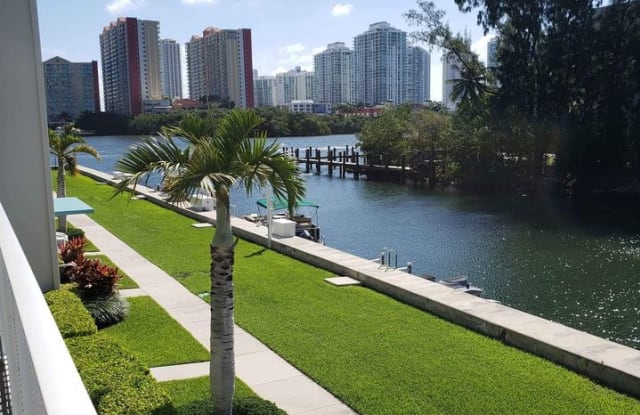 3922 Ne 166th St - 3922 Northeast 166th Street, North Miami Beach, FL 33160