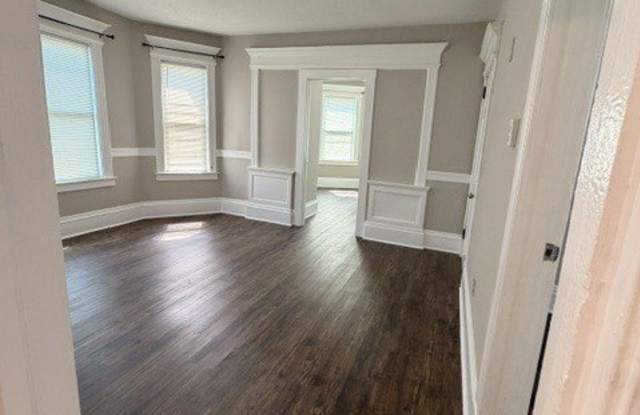 370 Maple Avenue Gallery 4
