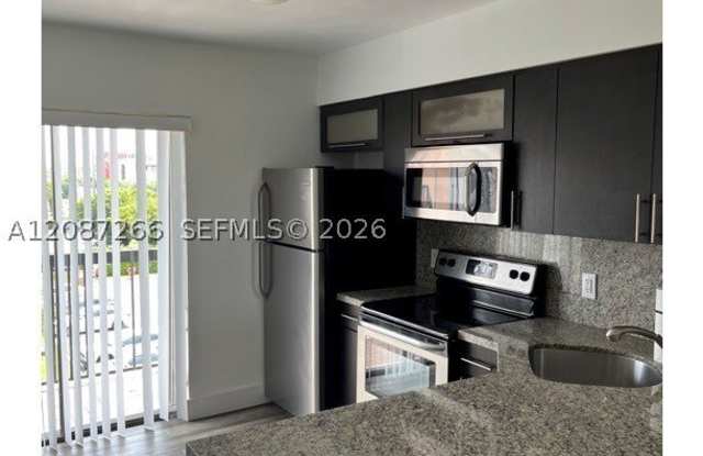 5400 W 21st Ct Gallery 1