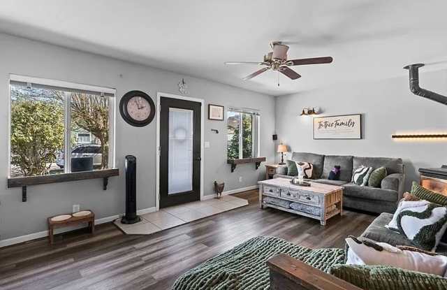 5436 S Thompson Avenue Gallery 4