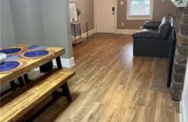 454 Grove Avenue photos photos