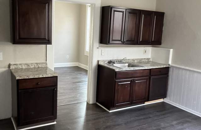 633 S 9th St - 633 South 9th Street, Milwaukee, WI 53204