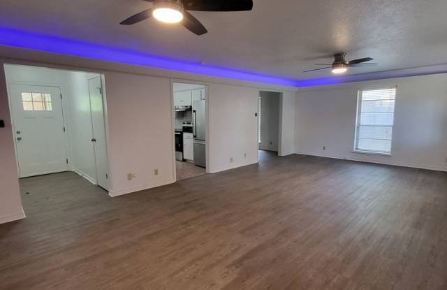 (2) Bed/(2) Bath with Updated in Core Norman! Must See! Gallery 4