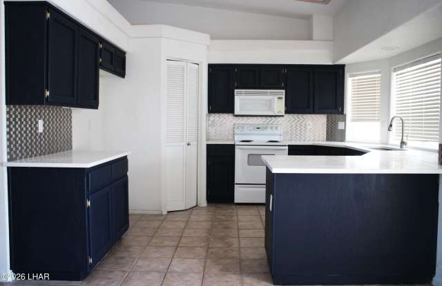 906 Desert View Dr Gallery 3