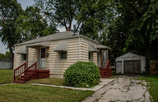 Two bedroom House in East Alton - 144 Victory Drive, East Alton, IL 62024