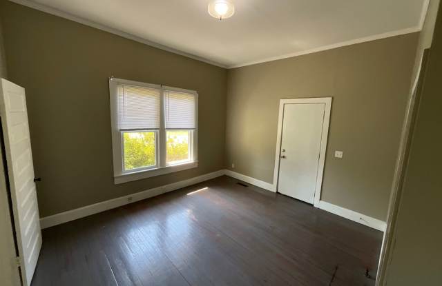 Sweet 2/1 Cottage in Marianna w/ High Ceilings and Original Hardwood Floors Gallery 4