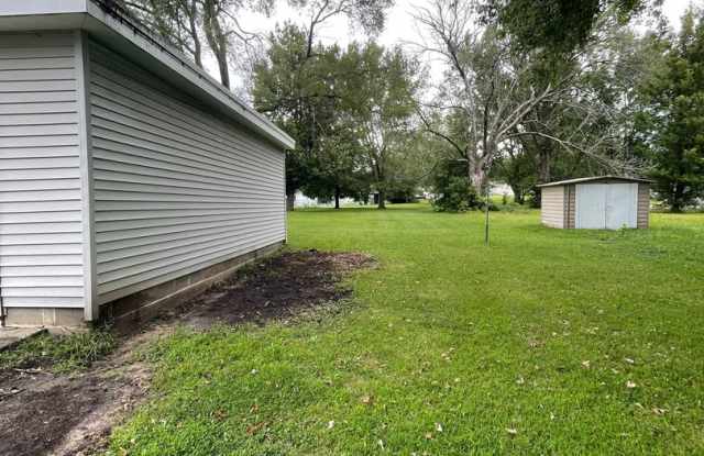 3 Bedroom, 1 Bathroom House for Rent with 1 Stall Garage! Gallery 4