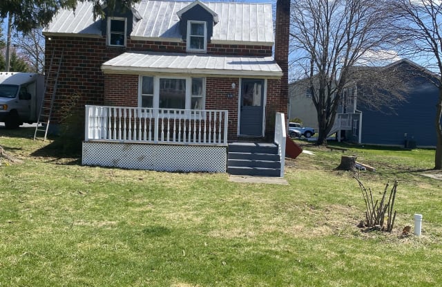816 Rockcliff Dr - 816 Rock Cliff Drive, Berkeley County, WV 25401