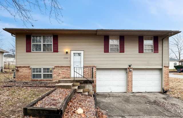 Coming Soon! 3 BR/2BA | Newly Renovated Single Family Home |2-Car Garage Parking | Large yard! photos photos