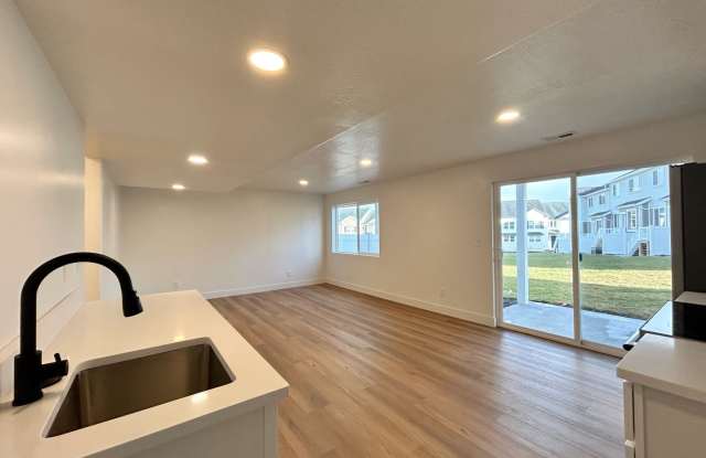 1340 N Sage Dr photos photos