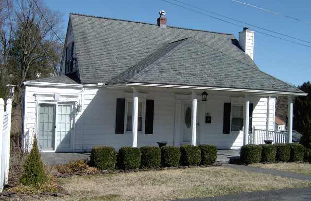 180 Circle Dr Gallery 2