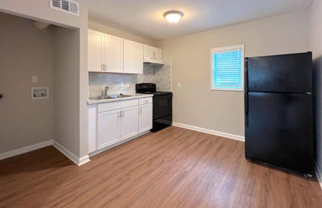 Room in 2 Bedroom Home at Gresham Park Dr photos photos